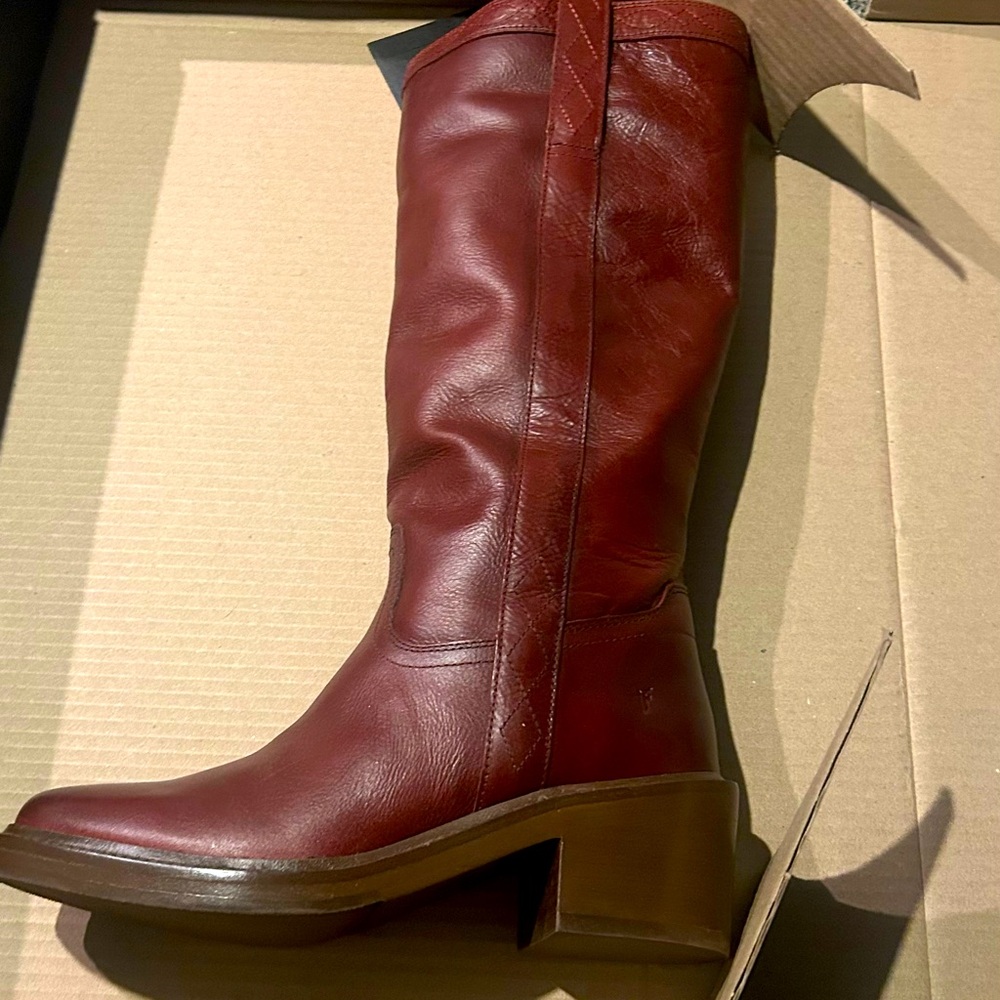 Frye 
Women’s riding boots